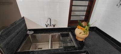 Bathroom Image of 2000 Sq.ft 2 BHK Independent House for rent in Khema-Ka-Kuwa Jodhpur for Rs. 16000