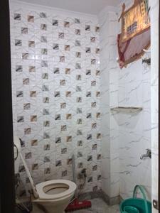 Common Bathroom Image of 400 Sq.ft 1 RK Builder Floor for rent in Baljit Nagar New Delhi for Rs. 12000
