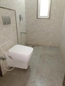 Common Bathroom Image of 2800 Sq.ft 4 BHK Apartment / Flat for sale in Neelkanth Avenue, Kharghar Navi Mumbai for Rs. 40000000