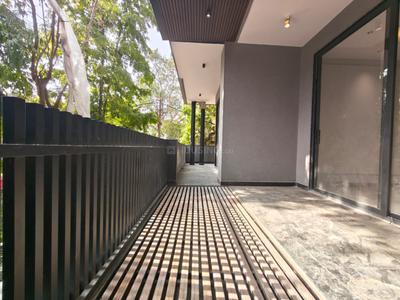 Balcony Image of 2440 Sq.ft 3 BHK Builder Floor for sale in Defence Colony New Delhi for Rs. 150000000