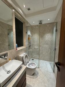 Bathroom Image of 1700 Sq.ft 3 BHK Apartment / Flat for rent in Indiabulls Blu, Worli Mumbai for Rs. 475000