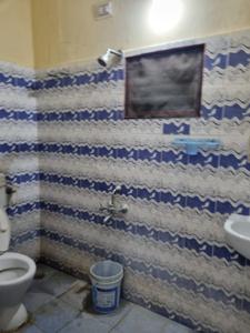 Bathroom Image of 950 Sq.ft 2 BHK Independent House for rent in Kelambakkam Chennai for Rs. 12000