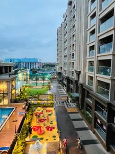 Image of 1000 Sq.ft 2 BHK Apartment / Flat for rent in Oxy Beaumonde, Viman Nagar, Pune for Rs. 57000
