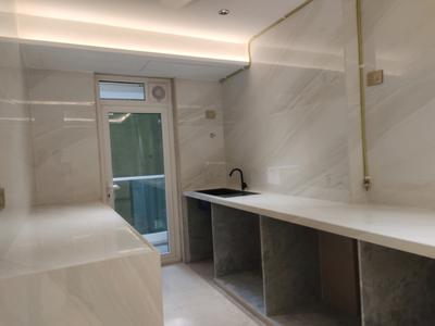Kitchen Image of 1700 Sq.ft 3 BHK Apartment / Flat for sale in Shree Suraj Park Grandeur, Vile Parle West Mumbai for Rs. 86000000