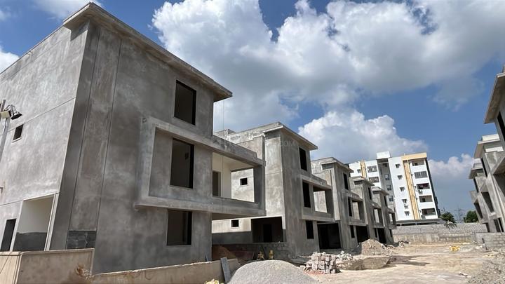 Venetia Main Image 1