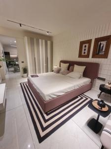 Bedroom Image of 1250 Sq.ft 3 BHK Apartment / Flat for rent in Hiranandani Heritage Rivona, Kandivali West Mumbai for Rs. 120000