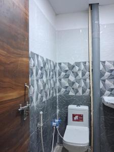 Common Bathroom Image of 1050 Sq.ft 2 BHK Apartment / Flat for sale in Sector 49 Noida for Rs. 4200005