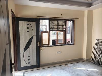 Bedroom Image of 1080 Sq.ft 3 BHK Builder Floor for rent in Preet Vihar New Delhi for Rs. 27000
