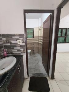 Bathroom Image of 1000 Sq.ft 3 BHK Independent House for rent in Bawadiya Kalan Bhopal for Rs. 20000