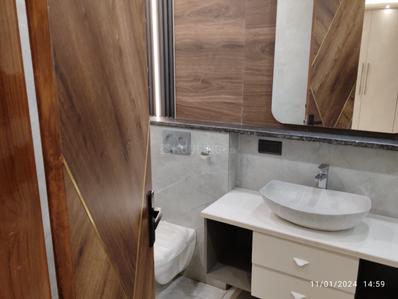 Bathroom Image of 2150 Sq.ft 3 BHK Apartment / Flat for sale in Guru Ramdas Apartment, Sector 22 Dwarka New Delhi for Rs. 29000000
