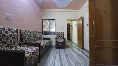 Living Room Image of 400 Sq.ft 1 BHK Apartment / Flat for rent in Pitampura New Delhi for Rs. 17000