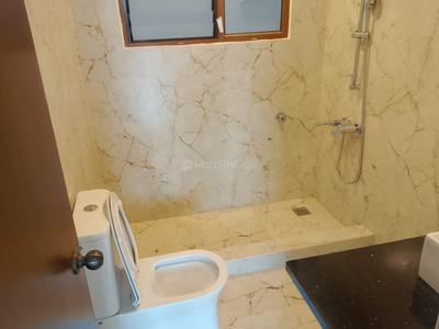Bathroom Image of 950 Sq.ft 1 BHK Apartment / Flat for rent in Benson pearl, Benson Town Bengaluru for Rs. 35000
