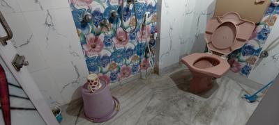 Bathroom Image of 1200 Sq.ft 2 BHK Apartment / Flat for sale in Behala Kolkata for Rs. 4000000