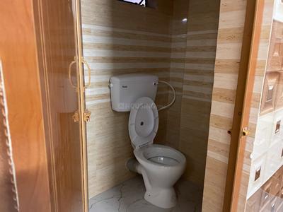 Bathroom Image of 305 Sq.ft 1 RK Independent House for rent in Keshtopur Kolkata for Rs. 6000