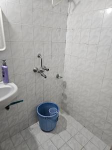 Bathroom Image of 1600 Sq.ft 3 BHK Apartment / Flat for sale in Lloyd Estate, Antop Hill Mumbai for Rs. 30000000