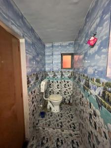 Bathroom Image of 1500 Sq.ft 1 BHK Independent House for rent in Clement Town Dehradun for Rs. 13000