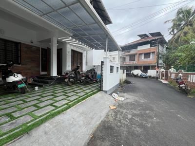 Image of 2000 Sq.ft 5 BHK Duplex for sale in Vennala, Kochi for Rs. 12500000