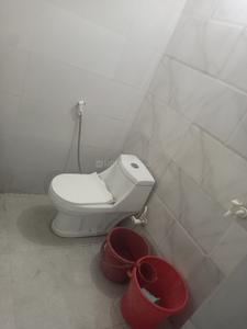Bathroom Image of 150 Sq.ft 1 RK Apartment / Flat for rent in Sector 15 Noida for Rs. 2600