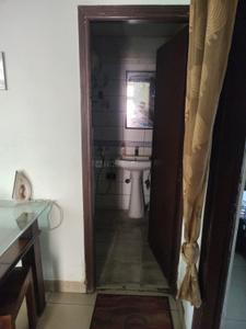 Bathroom Image of 1080 Sq.ft 2.5 BHK Apartment / Flat for sale in Mahagun Mosaic, Vaishali Ghaziabad for Rs. 12300000