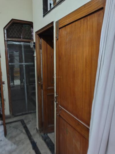 Block D, Laxmi Nagar Bedroom 1