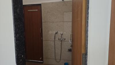 Bathroom Image of 1000 Sq.ft 1.5 BHK Penthouse for rent in Khatiwala Tank Indore for Rs. 22500