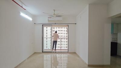 Living Room Image of 1020 Sq.ft 2 BHK Apartment / Flat for sale in Squarefeet Mahavir Square, Thane West Thane for Rs. 13000000