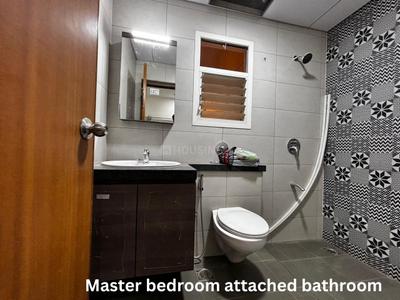 Bathroom Image of 1100 Sq.ft 2 BHK Apartment / Flat for rent in Sobha Dream Heights, Gujarat International Finance Tec City Gandhinagar for Rs. 38000