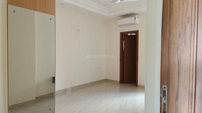 Bedroom Image of 1800 Sq.ft 3 BHK Builder Floor for rent in Chittaranjan Park New Delhi for Rs. 100000
