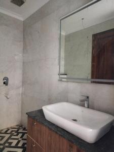 Common Bathroom Image of 2500 Sq.ft 4 BHK Builder Floor for sale in Ansal Esencia Sector 67, Sector 67 Gurgaon for Rs. 35000000