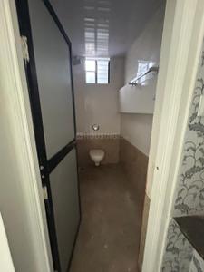 Bathroom Image of 1800 Sq.ft 3 BHK Apartment / Flat for rent in Manewada Nagpur for Rs. 23000