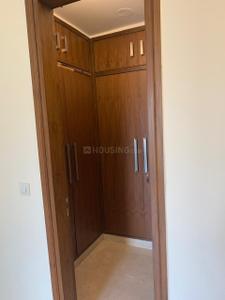 Bathroom Image of 2700 Sq.ft 3 BHK Builder Floor for rent in  RWA Defence Colony Block A, Defence Colony New Delhi for Rs. 260000