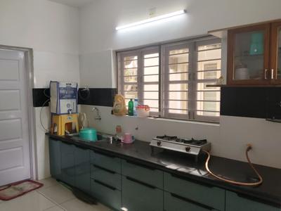 Kitchen Image of 2250 Sq.ft 3.5 BHK Independent House for sale in Shilp Yogeshwar Bungalows, Thaltej Ahmedabad for Rs. 28000000