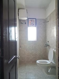 Common Bathroom Image of 925 Sq.ft 2 BHK Apartment / Flat for sale in Paras Tierea, Sector 137 Noida for Rs. 7800000