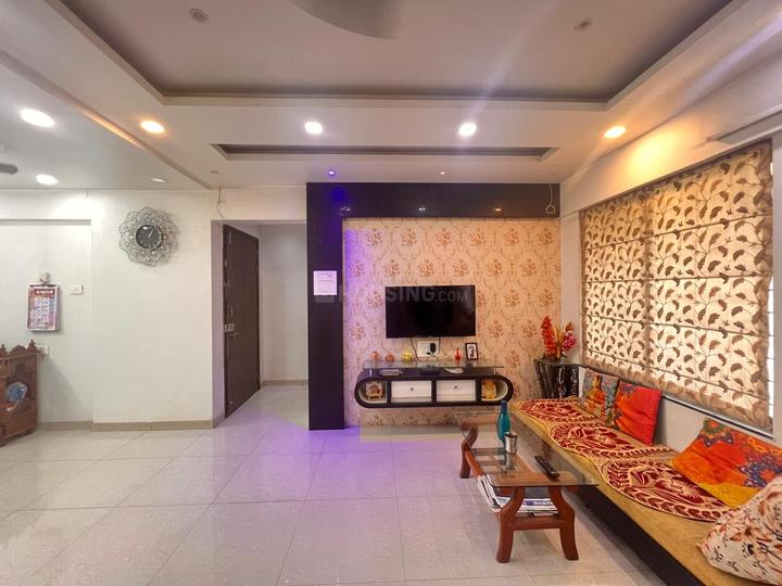 Saarrthi Shimmer And Shine II Main Image 1