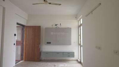 Living Room Image of 800 Sq.ft 2 BHK Apartment / Flat for rent in UCHDPL Wave Executive Floors G, Wave City Ghaziabad for Rs. 19000