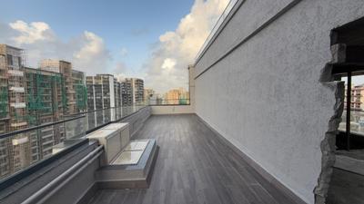 Balcony Image of 1500 Sq.ft 3 BHK Penthouse for sale in Khar West Mumbai for Rs. 117500000