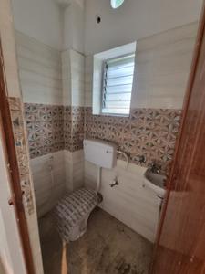 Bathroom Image of 780 Sq.ft 2 BHK Apartment / Flat for sale in Haltu Kolkata for Rs. 5500000