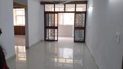 Living Room Image of 1000 Sq.ft 2 BHK Apartment / Flat for rent in Karishma Apartment, Patparganj New Delhi for Rs. 34000