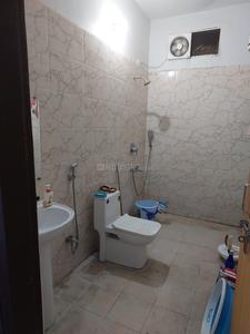 Bathroom Image of 1850 Sq.ft 2 BHK Builder Floor for rent in Gomti Nagar Lucknow for Rs. 20000