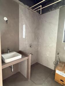 Bathroom Image of 3000 Sq.ft 4 BHK Apartment / Flat for sale in Ghatkopar East Mumbai for Rs. 61600000