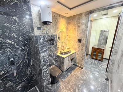 Image of 2000 Sq.ft 3 BHK Builder Floor for rent in Mansarover Garden, New Delhi for Rs. 62500