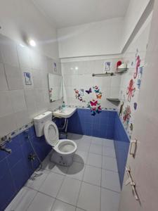 Bathroom Image of 1000 Sq.ft 2 BHK Apartment / Flat for rent in Kalyani Nagar Pune for Rs. 42000