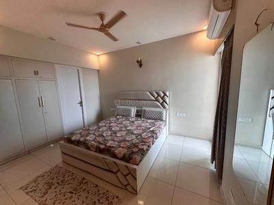 Bedroom Image of 2910 Sq.ft 4 BHK Apartment / Flat for sale in Amrapali Silicon City, Sector 76 Noida for Rs. 27000000