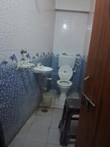 Bathroom Image of 850 Sq.ft 2 BHK Builder Floor for rent in Nagla Kachhan Agra for Rs. 6500