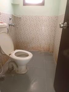 Common Bathroom Image of 850 Sq.ft 2 BHK Apartment / Flat for sale in Apex Our Homes, Sector 37C Gurgaon for Rs. 5751000