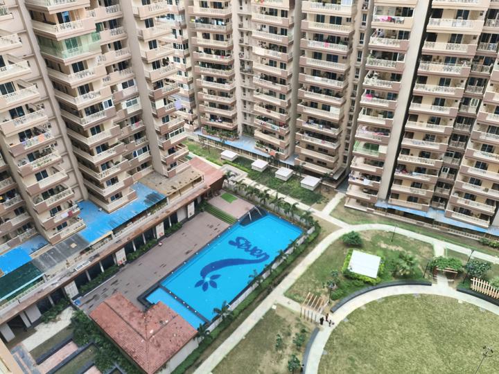 Gaur City 7th Avenue Main Image 1