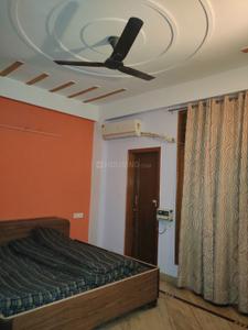 Bedroom Image of 1400 Sq.ft 2 BHK Builder Floor for rent in Sector 70 Noida for Rs. 40000
