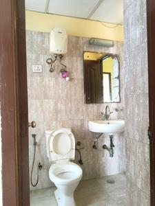 Common Bathroom Image of 1350 Sq.ft 3 BHK Apartment / Flat for sale in Rishabh Cloud 9 Towers, Vaishali Ghaziabad for Rs. 12500000