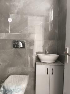 Trinity Triwoods Attached Bathroom with Bedroom Three 4
