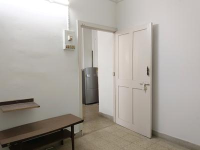Bedroom Image of 650 Sq.ft 2 BHK Builder Floor for sale in Lake Gardens Kolkata for Rs. 3500000